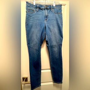 Universal Thread Blue Denim Skinny Jeans
